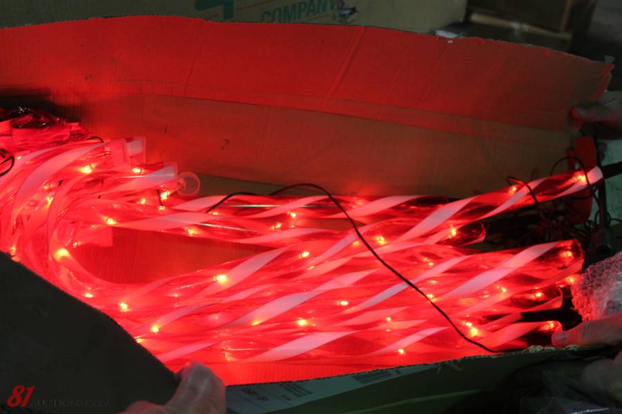 1opk Maoyue Candy Cane Lights Outdoor Lighted Candy Canes 27in Christmas Pathway Lights With 8 Lighting Modes Waterproof Candy Cane Decorations Light Up Outdoor Christmas Decorations Auction 81 Auctions